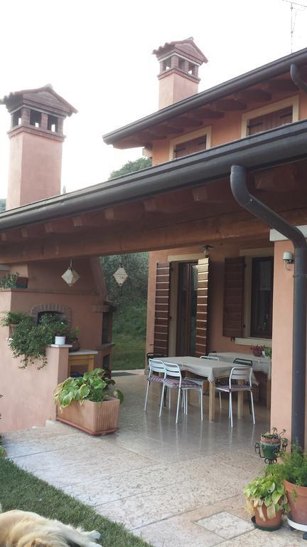 مبيت وإفطار Mezzane di Sotto Olivella المظهر الخارجي الصورة